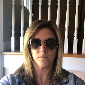 Meet your Posher, Suzanne